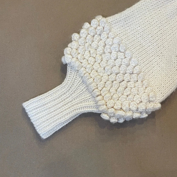 C/MEO Hold Tight Pom Pom Bubble Sleeve Sweater Size Small - Picture 11 of 11